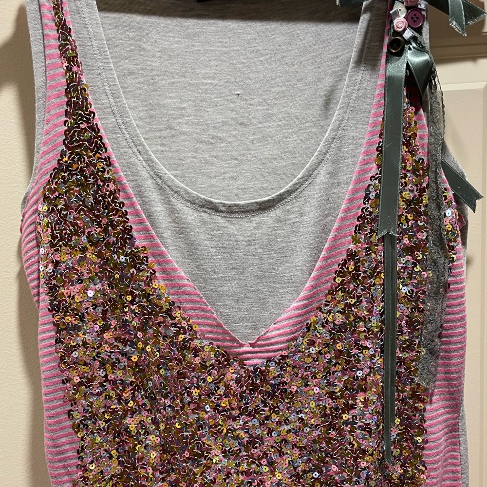 Woman’s top - Picture 4 of 6